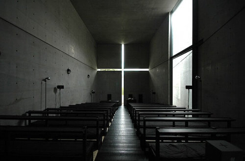 Interno chiesa della luce di Tadao Ando