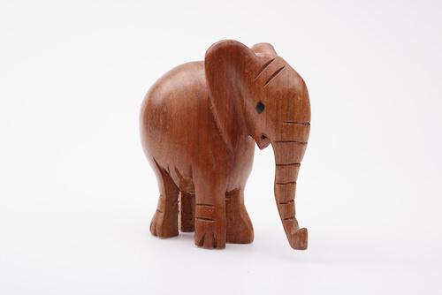 piccolo elefante in legno