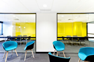 Ufficio color giallo e azzurro