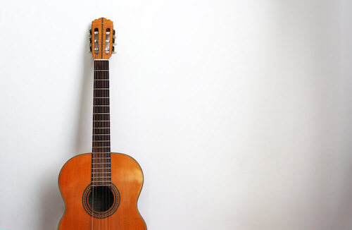 decorare con strumenti musicali chitarra classica spagnola