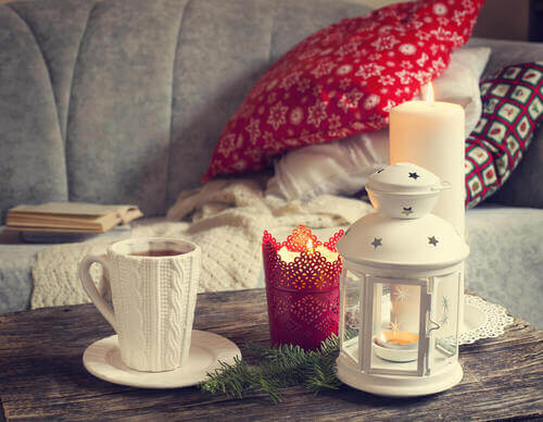 Preparare la casa per il dopo sbornia natalizio: divano e plaid