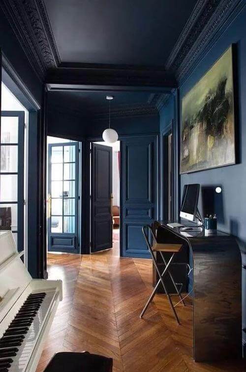 porte e pareti blu indaco