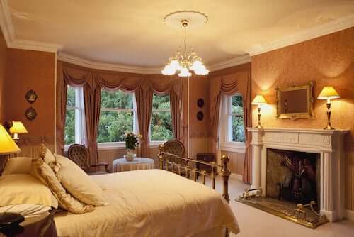Camera da letto in stile vittoriano.