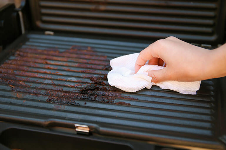 Guida alla pulizia del barbecue
