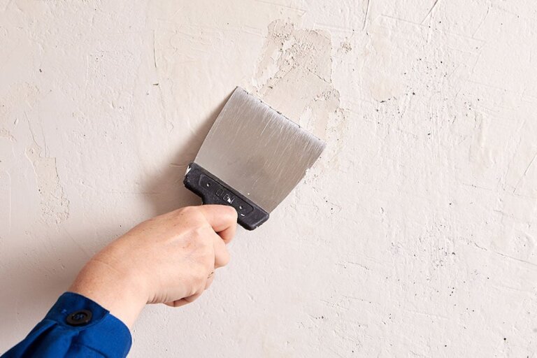 Come riparare i buchi nei muri?
