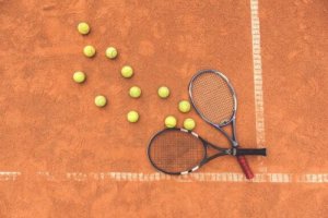 テニスラケットをクリエイティブに再利用する方法４種