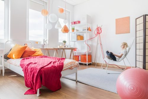 思春期を迎える子供の寝室インテリアのアイディア　自然光の活用