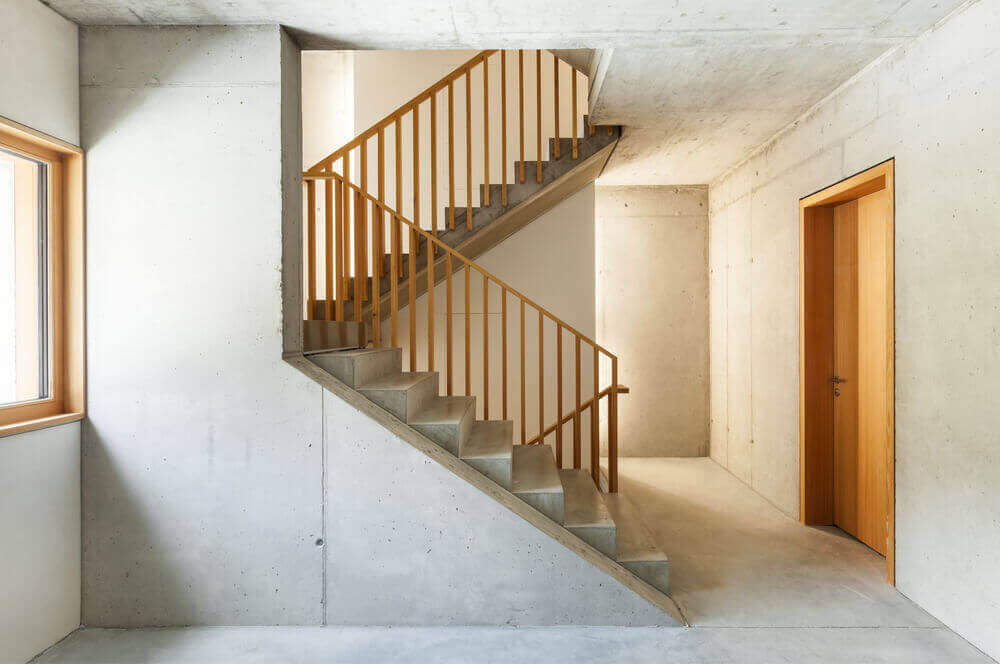 ミニマリストのモダンなコンクリート階段　グレイと統一感