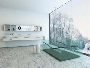 透明の浴槽