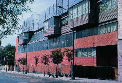 スペイン建築の代表作の一つ　マラビーリャス体育館