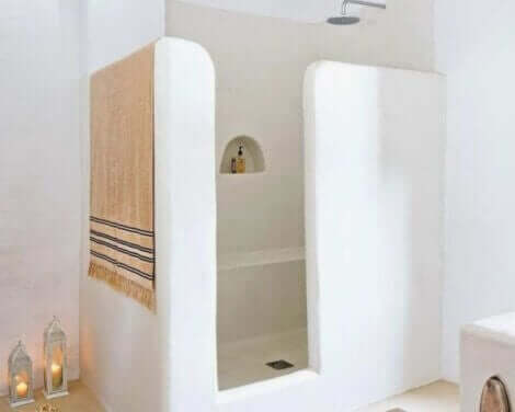 石造り　シャワー室