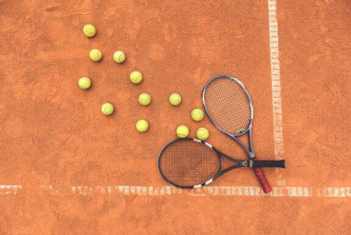 테니스 라켓을 재활용하는 창의적인 4가지 방법