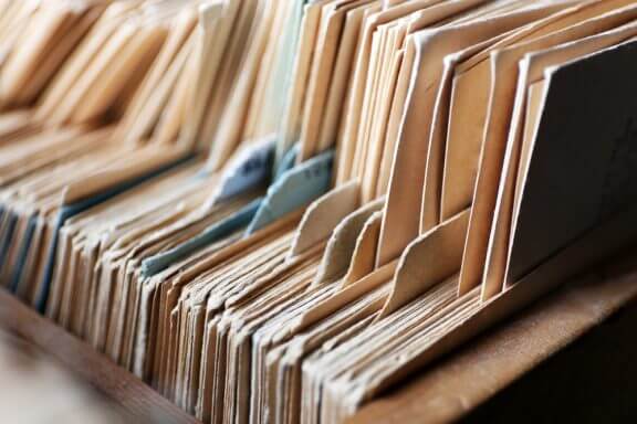 Het organiseren van documenten kan helpen om orde in chaos te scheppen