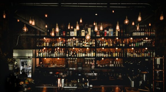 Bar met kleine sfeerlichtjes