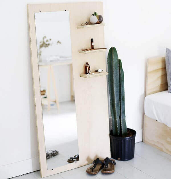 DIY decoratie spiegel aan een plank