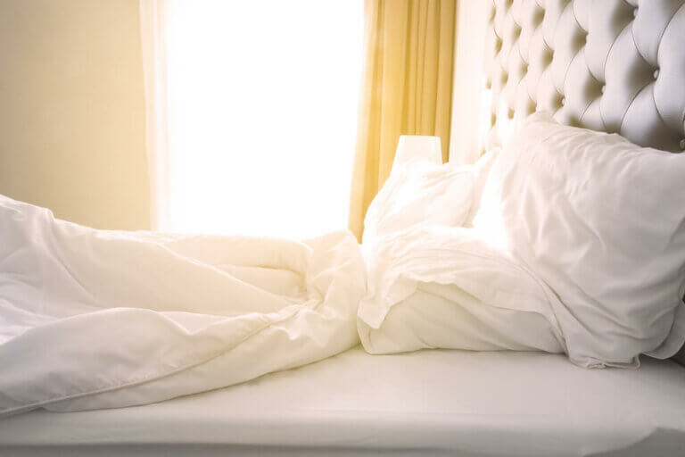 De voordelen van 's ochtends je bed opmaken