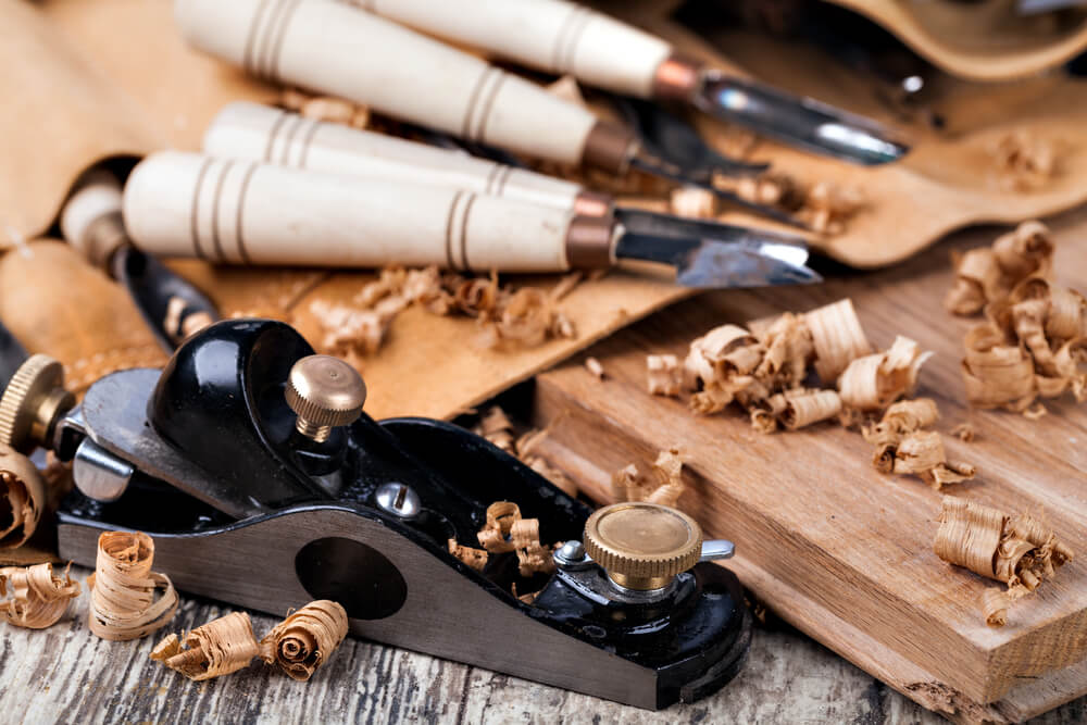 ferramentas para entalhar madeira