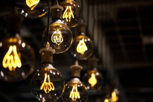 A tendência das lâmpadas decorativas para a sua casa
