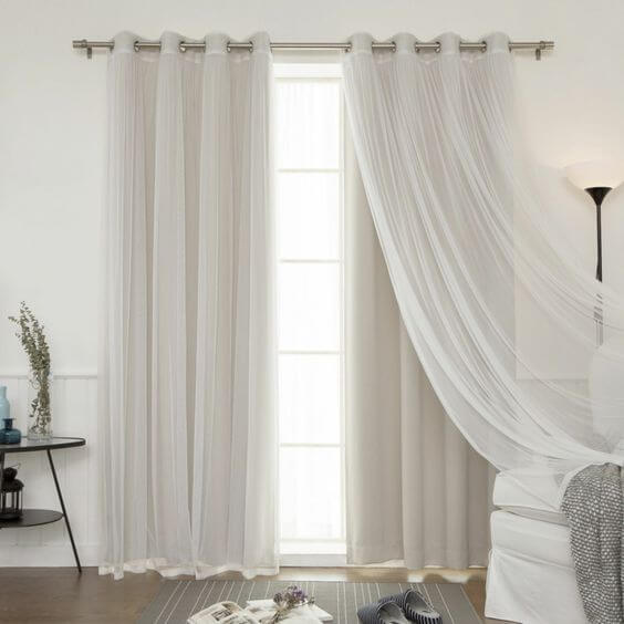 Uso de cortinas com véus no quarto