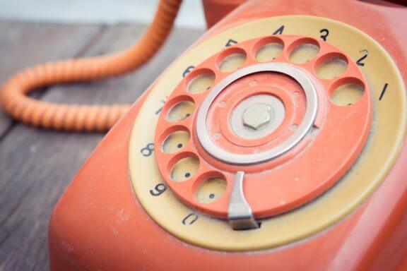 O telefone fixo: um recurso decorativo