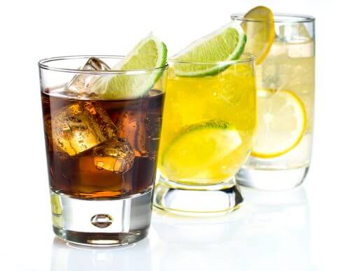 Escolha o copo apropriado de acordo com o tipo de bebida