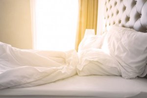 Os benefícios de arrumar a cama pela manhã