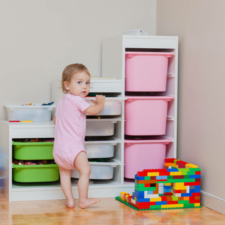 Como guardar e armazenar no quarto das crianças?