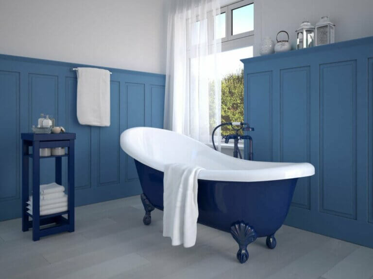 Por que os diferentes tons de azul ficam tão bem no banheiro?