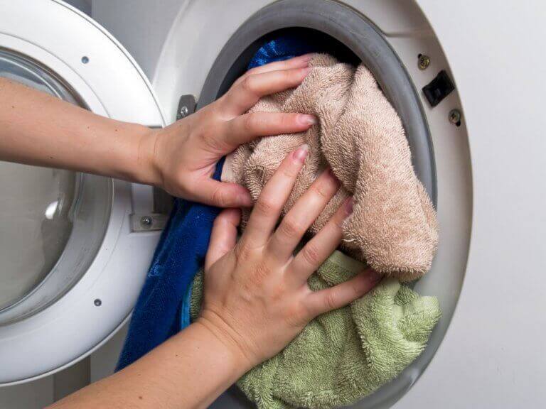 çamaşır makinesini aşırı yüklemek