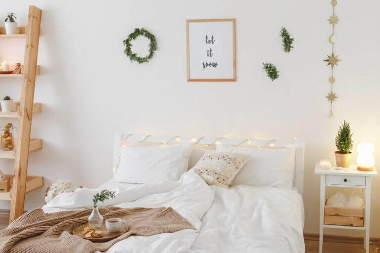 beyaz yatak odası dekorasyonu