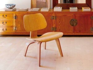 Tasarımcı çift Eames mobilya da üretiyor
