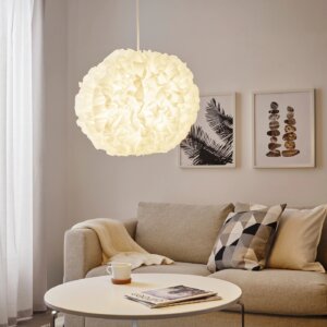 Ikea Kataloğu çiçekli beyaz lamba