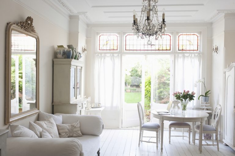 All-White Interiors: the New 2018 Trend to Bring Light into your Home