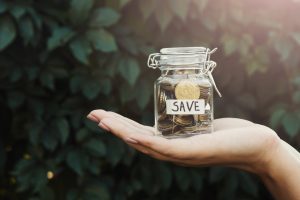 4 Ways to Decorate Glass Jars