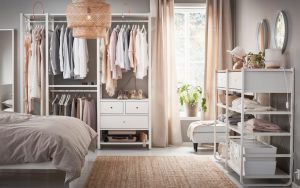 You can find so many different types of walk-in closet in stores this year.
