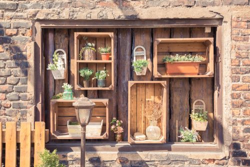 Pallet patio plant displays