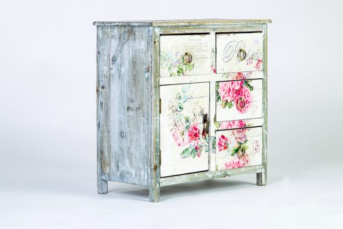 Shabby chic furniture can have a distressed finish