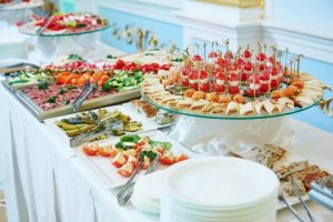 How To Arrange The Perfect Buffet Table, How To Arrange Buffet Table At Home
