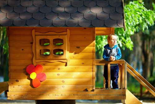 10 Wooden Houses for Kids