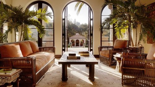 Colonial style colors