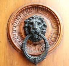 door knocker