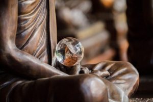 5 Essential Places to Put a Feng Shui Crystal