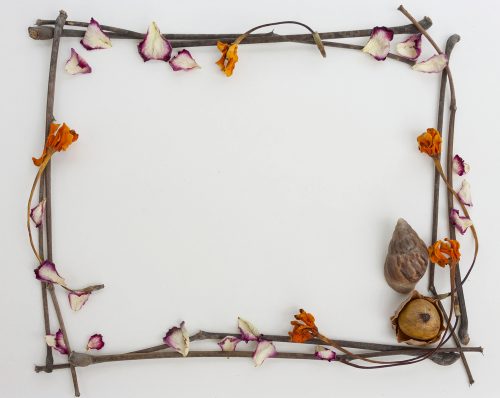 DIY frames made out of dry leaves and twigs are a great addition to a botanical decor