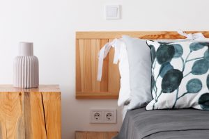 Winter decoration with wood can be beautiful.