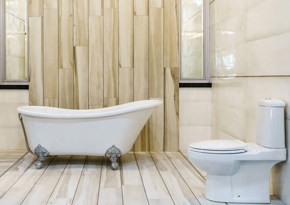 Een badkuip met klauwvoeten