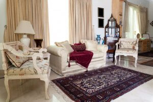 Choose Turkish, Pakistani or Indian style rugs to add the finishing touch to your oriental decoration.