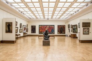 Setting Up an Art Gallery