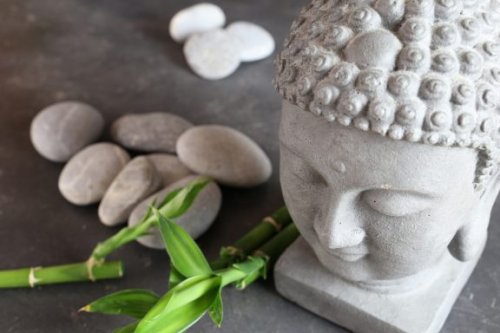 Decorating with River Stones and Pebbles