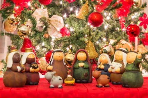 How to Make a DIY Nativity Scene from Recycled Objects