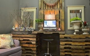 Make a Pallet Desk